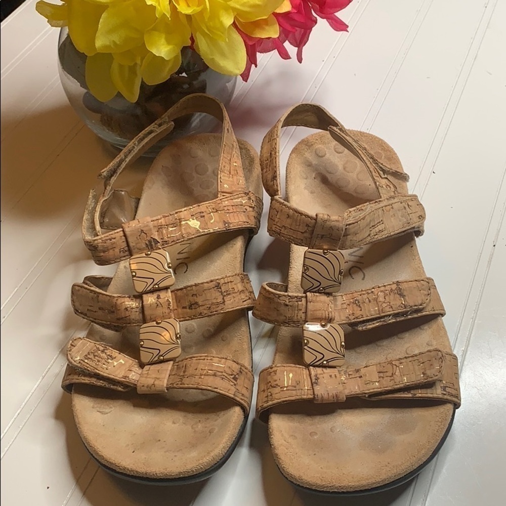 Vionic Amber cork Sandals Sz 6. VIO0108